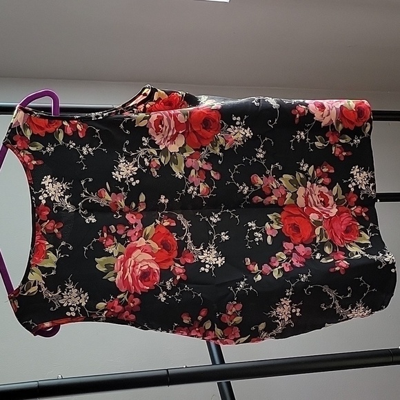 Maggie Sweet Sleeveless Top Size 1X - Picture 5 of 5